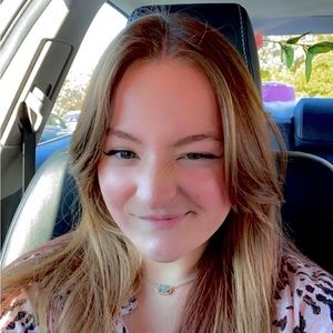 Meet your Posher, Anna cate